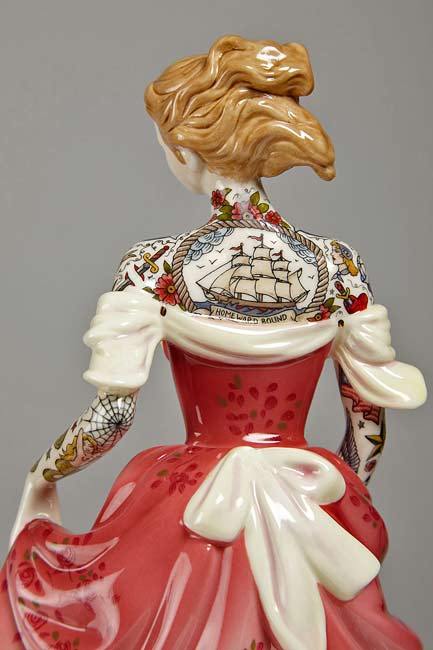 tattooed-porcelain-figures-by-jessica-harrison