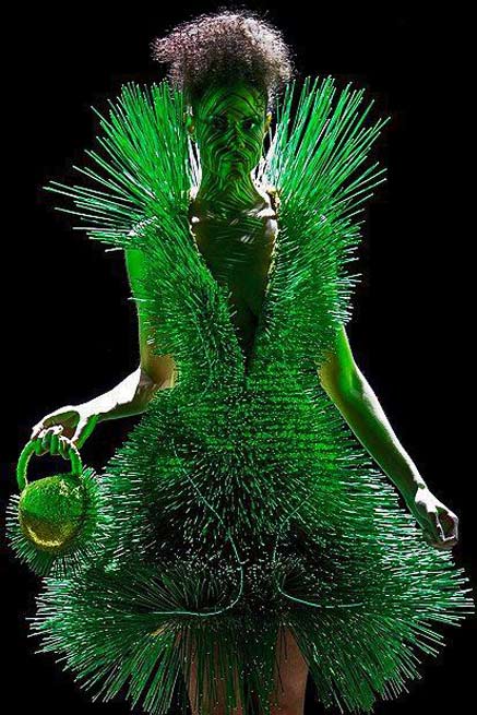 tree-girl-by-toon-van-stralen-design-by-pim-van-den-akker