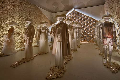 utopian-bodies-installation-view-of-solidarity-gallery