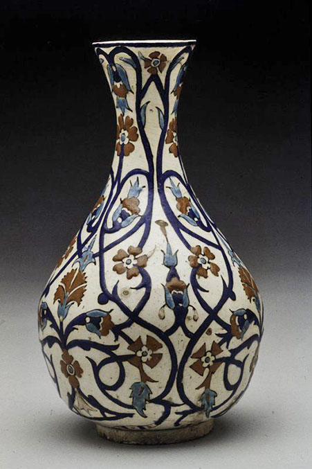 Iznik 16th Century vase