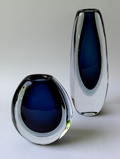 Vicke-Lindstrand,-Somerso-matching vases - Kosta-,-Sweden