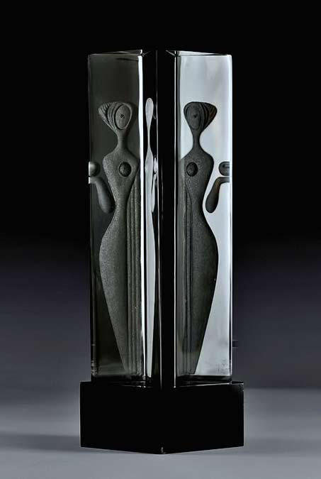 Vicke Lindstrand Kosta, modernist Engraved-Glass-Sculpture