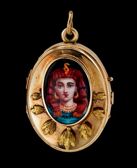 Victorian-Egyptian-Revival-gold Locket---1890 with pharaoh face