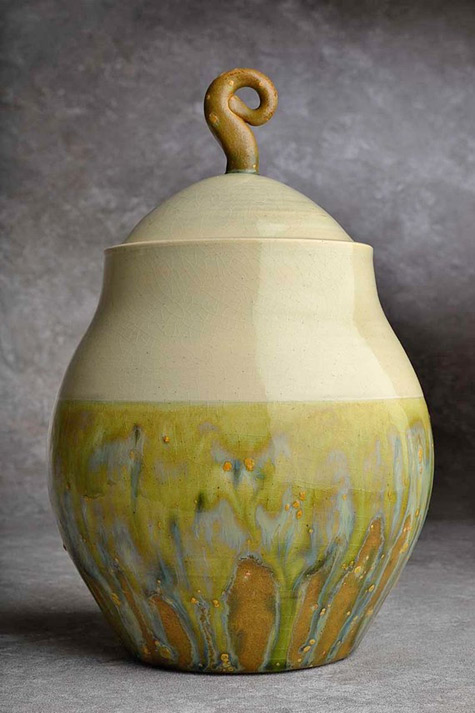 Wheel-Thrown-Lidded-Jar-symmetricalpottery