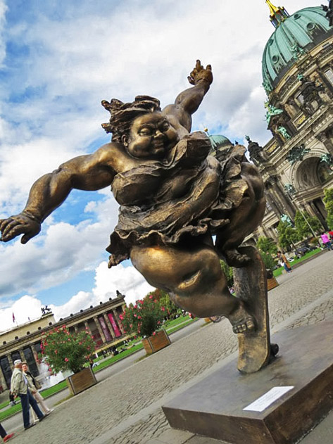 Xu-Hongfei’---Chubby-Woman---Berlin - Girl riding a skateboard