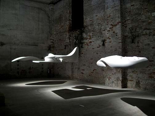 Zaha-Hadid,-visionary-and-projected-on-technical-experiments